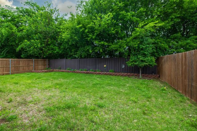 9824 Mescalbean Boulevard, Fort Worth, TX 76036