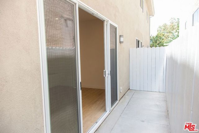 508 N Kings Road 2, West Hollywood, CA 90048