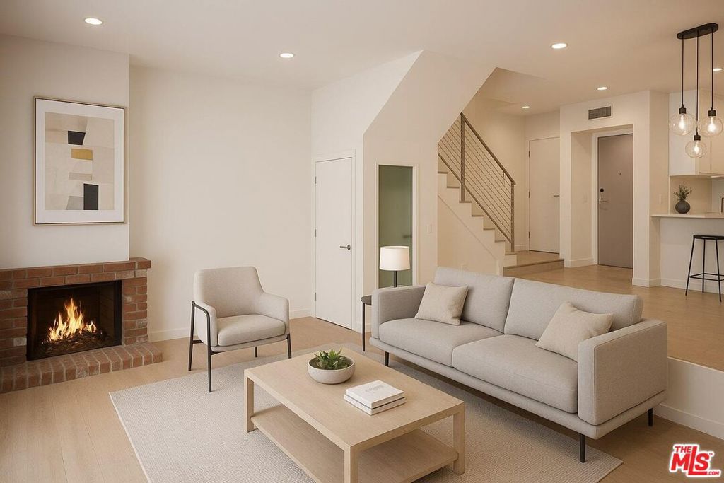 508 N Kings Road 2, West Hollywood, CA 90048