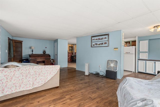 2700 Mallis Landing Road, Raymond, WA 98577