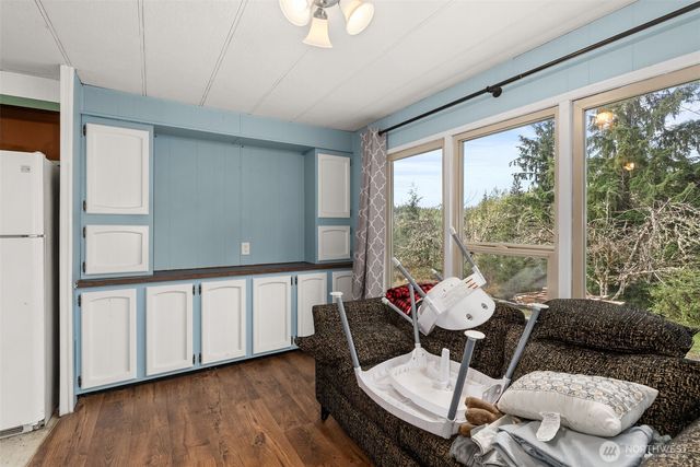 2700 Mallis Landing Road, Raymond, WA 98577