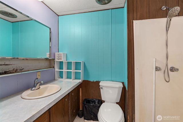 2700 Mallis Landing Road, Raymond, WA 98577