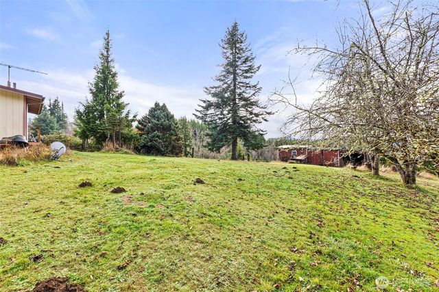 2700 Mallis Landing Road, Raymond, WA 98577