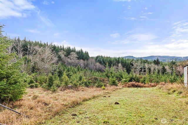 2700 Mallis Landing Road, Raymond, WA 98577