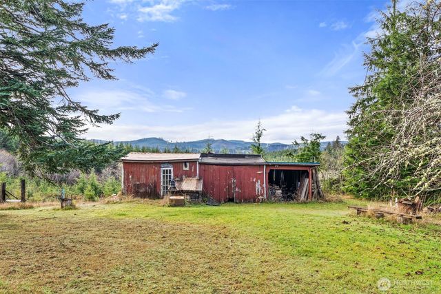 2700 Mallis Landing Road, Raymond, WA 98577