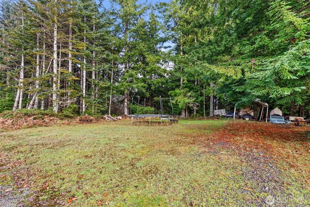 2700 Mallis Landing Road, Raymond, WA 98577