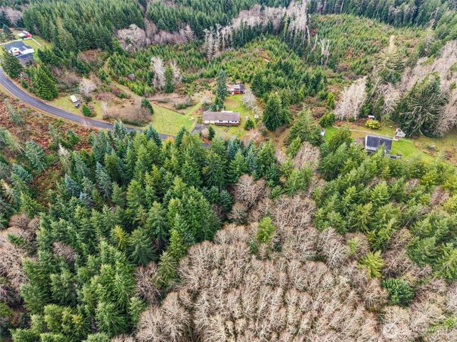 2700 Mallis Landing Road, Raymond, WA 98577