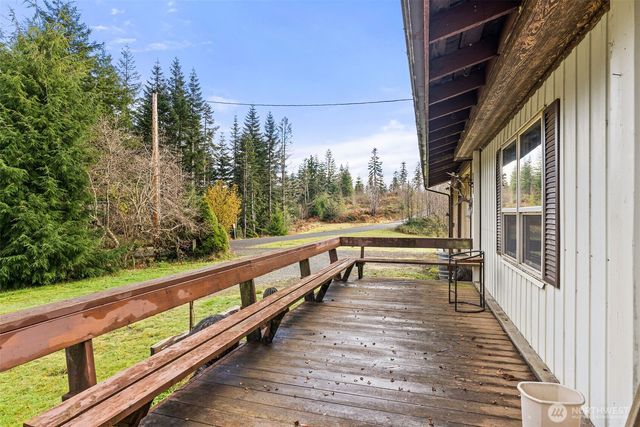 2700 Mallis Landing Road, Raymond, WA 98577