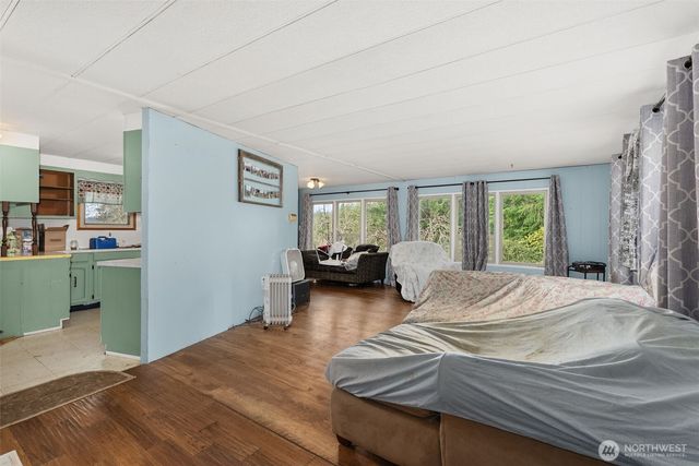 2700 Mallis Landing Road, Raymond, WA 98577