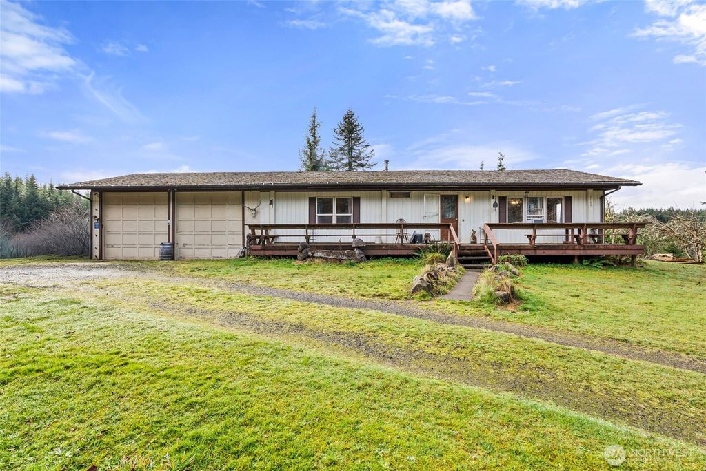 2700 Mallis Landing Road, Raymond, WA 98577