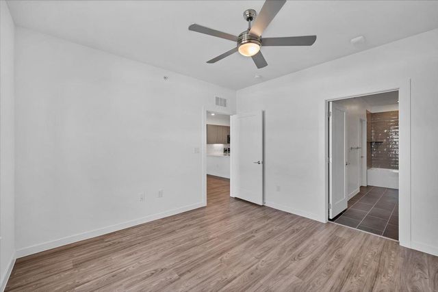 4801 Springdale RD 1402, Austin, TX 78723