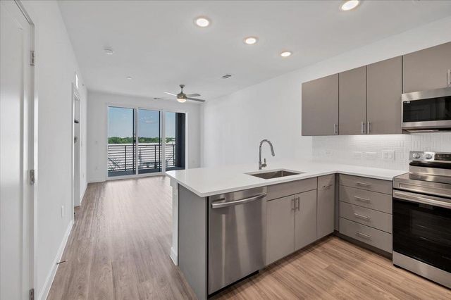 4801 Springdale RD 1402, Austin, TX 78723