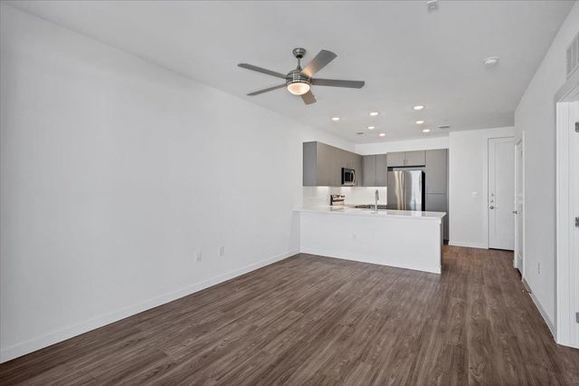 4801 Springdale RD 1402, Austin, TX 78723