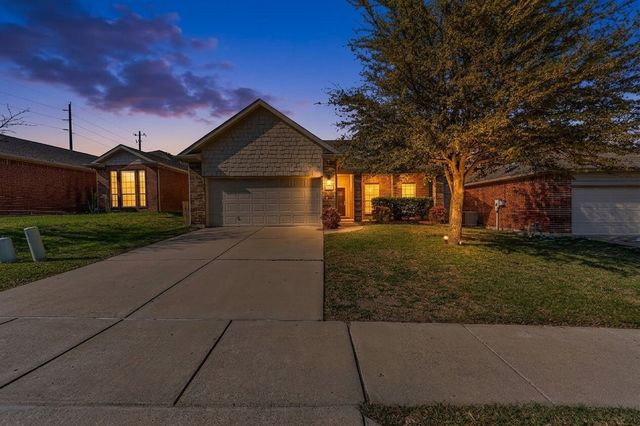 804 Rio Bravo Drive, Fort Worth, TX 76052