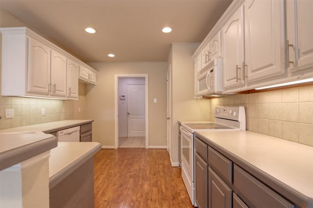 6218 Cynthia Drive, Midlothian, TX 76065