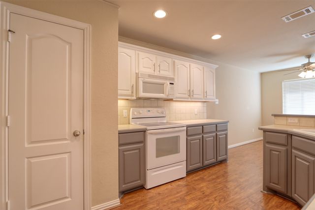 6218 Cynthia Drive, Midlothian, TX 76065
