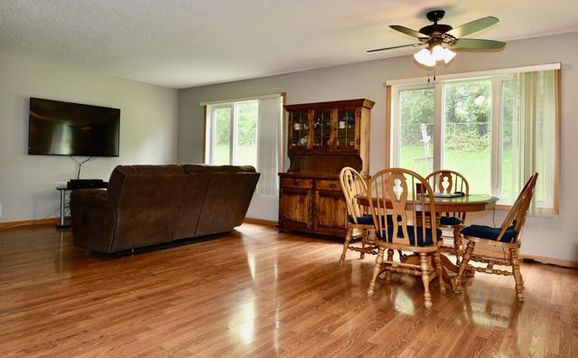 513 Horseshoe Lane, Braham, MN 55006