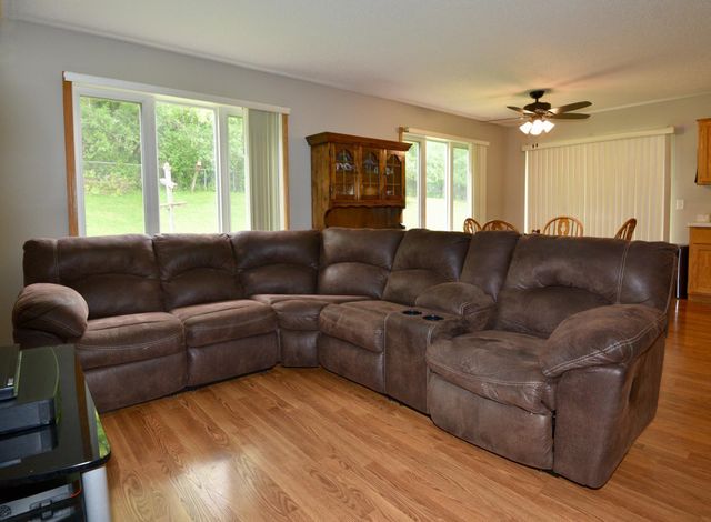 513 Horseshoe Lane, Braham, MN 55006