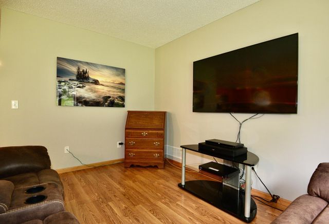 513 Horseshoe Lane, Braham, MN 55006