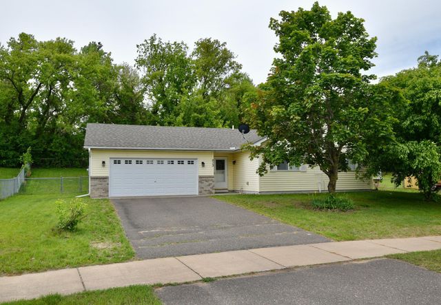 513 Horseshoe Lane, Braham, MN 55006
