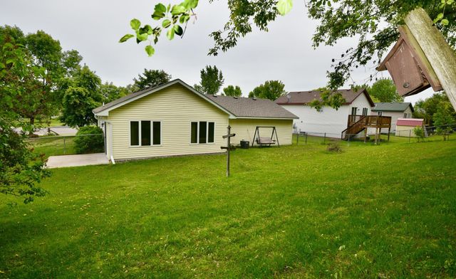 513 Horseshoe Lane, Braham, MN 55006