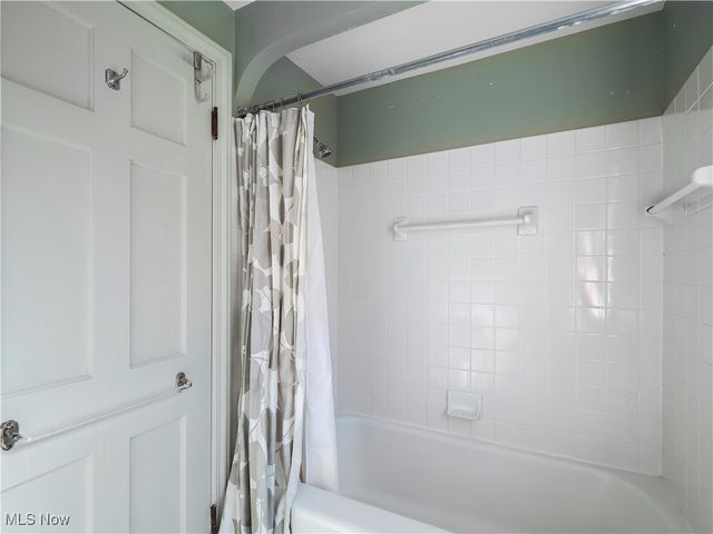 857 Quarry Drive, Cleveland Heights, OH 44121