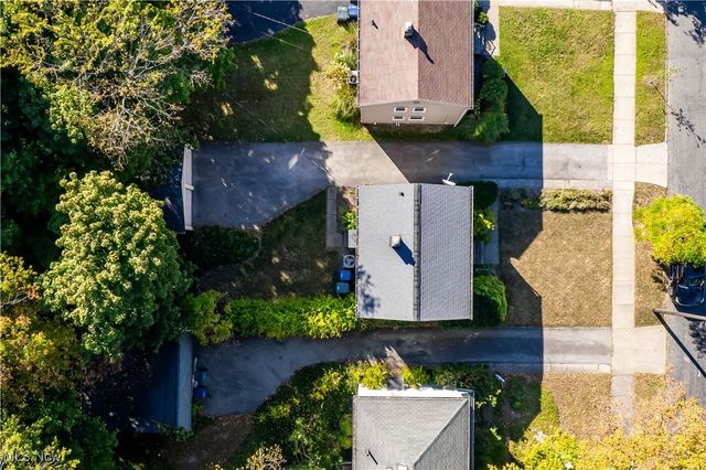 857 Quarry Drive, Cleveland Heights, OH 44121