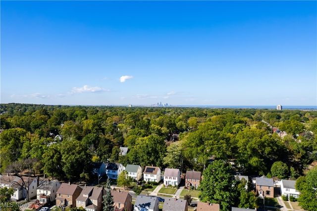 857 Quarry Drive, Cleveland Heights, OH 44121