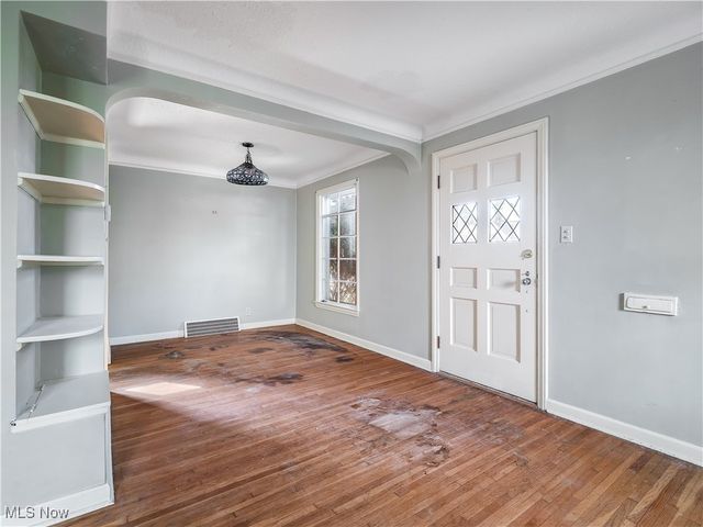 857 Quarry Drive, Cleveland Heights, OH 44121