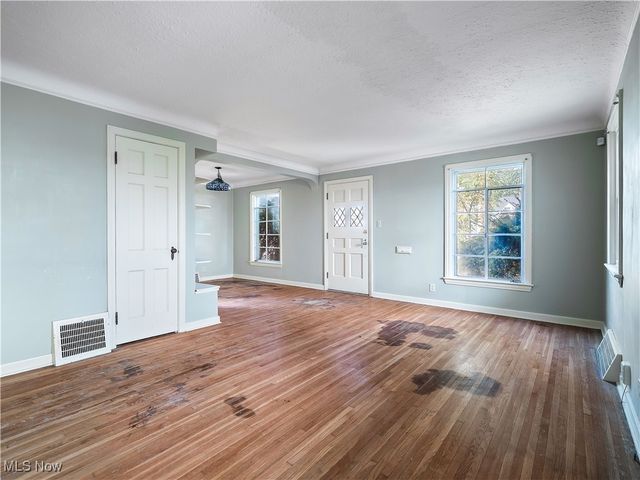 857 Quarry Drive, Cleveland Heights, OH 44121