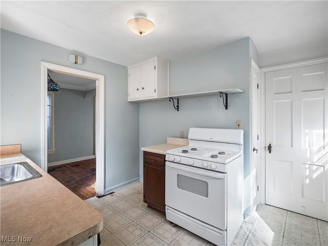 857 Quarry Drive, Cleveland Heights, OH 44121