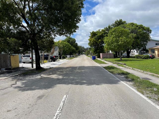2243 Polk Street, Hollywood, FL 33020