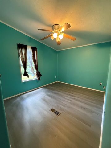 4440 Grand Oaks Drive, Willis, TX 77378