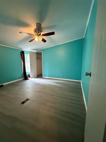 4440 Grand Oaks Drive, Willis, TX 77378