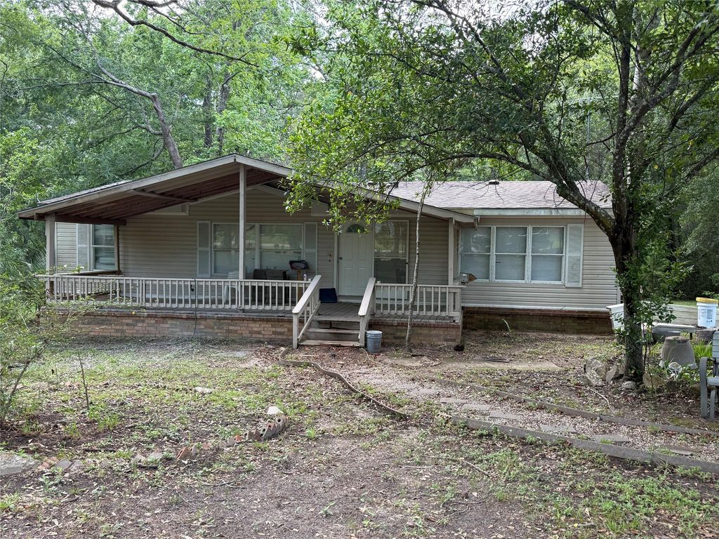 4440 Grand Oaks Drive, Willis, TX 77378