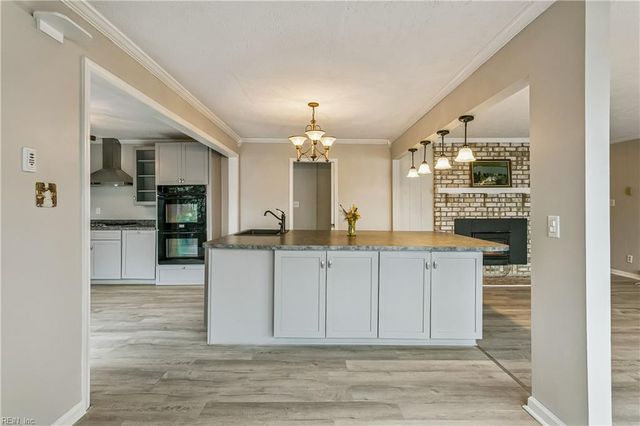 3452 Kings Creek LN, Hayes, VA 23072