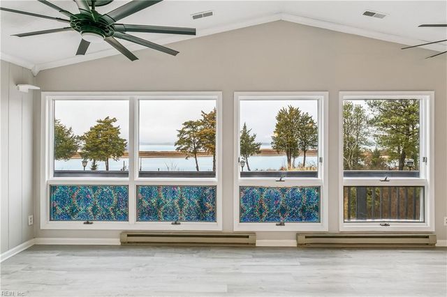 3452 Kings Creek LN, Hayes, VA 23072