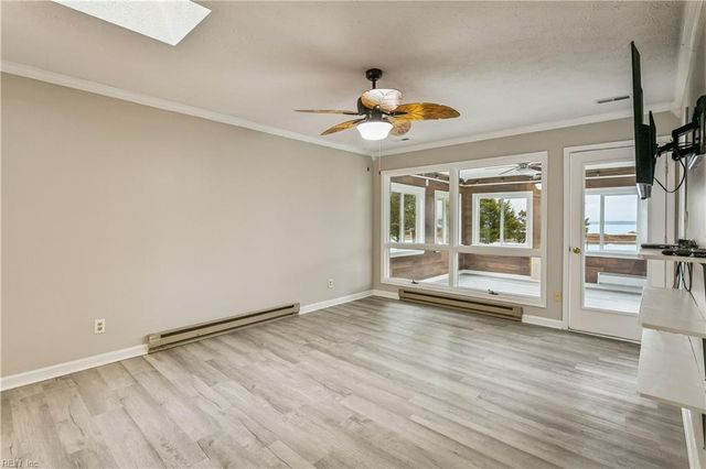 3452 Kings Creek LN, Hayes, VA 23072