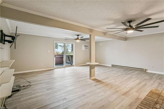 3452 Kings Creek LN, Hayes, VA 23072