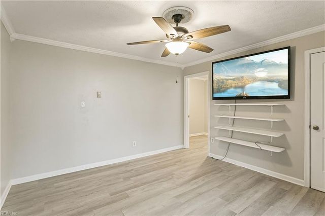 3452 Kings Creek LN, Hayes, VA 23072