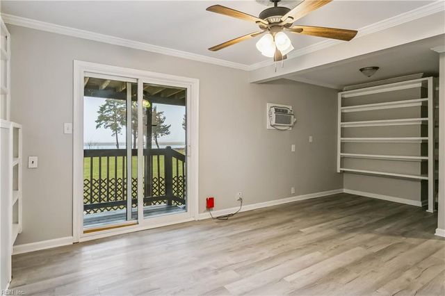 3452 Kings Creek LN, Hayes, VA 23072