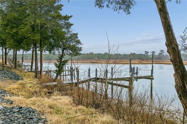 3452 Kings Creek LN, Hayes, VA 23072