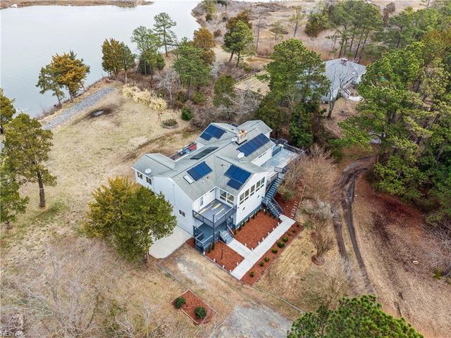 3452 Kings Creek LN, Hayes, VA 23072