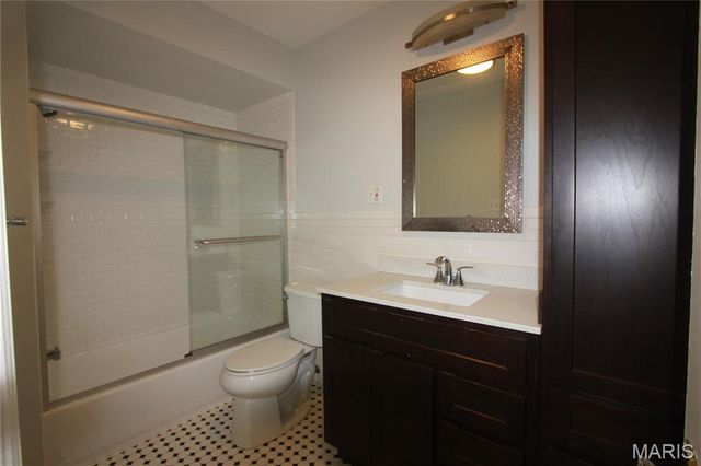 3362 Edmundson Road, St Louis, MO 63114