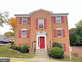 1400 ADMIRAL DR, Woodbridge, VA 22192