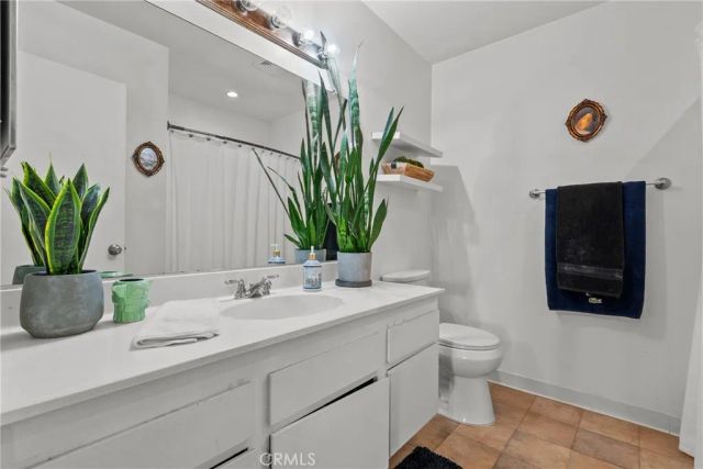 25736 Player Drive R4, Valencia, CA 91355