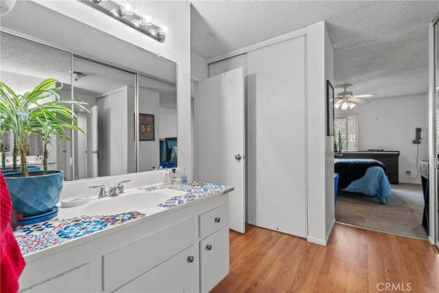 25736 Player Drive R4, Valencia, CA 91355