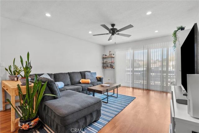 25736 Player Drive R4, Valencia, CA 91355