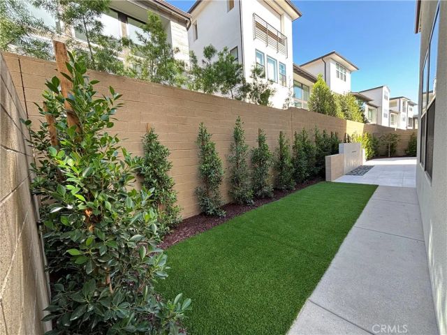208 Stage, Irvine, CA 92618