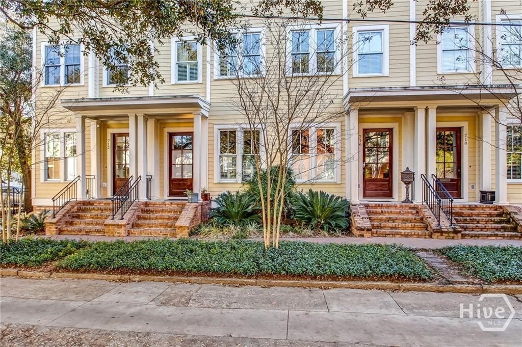 Image 1 of property listing at 712 Tattnall Street, Savannah, GA 31401